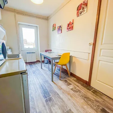 Calme Et Bien Situe A Apartment *